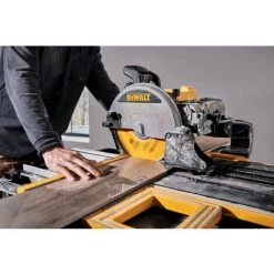 DeWalt Elektro-Fliesensäge D36000-QS, Fliesenschneider, Nasssäge Mit Großem Schnittbereich, 1600W 11 DeWalt Elektro-Fliesensäge D36000-QS, Fliesenschneider, Nasssäge Mit Großem Schnittbereich, 1600W -Elektrosägen Verkäufe 2022 34038719 5