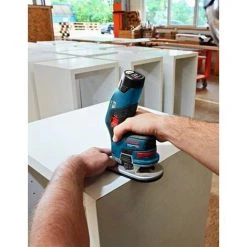 Kantenfräse BOSCH GKF 12V-8 (2 X 6,0 Ah + GAL12V-40 + L-Boxx 136) 9 Kantenfräse BOSCH GKF 12V-8 (2 X 6,0 Ah + GAL12V-40 + L-Boxx 136) -Elektrosägen Verkäufe 2022 42436630 3