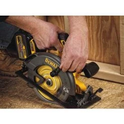 DeWalt DCS575T2 Akku Handkreissäge Bürstenlos 54V 6Ah XR FLEXVOLT 190mm 2 Akkus -Elektrosägen Verkäufe 2022 48355375 3
