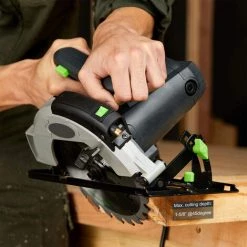 HAPPYSHOPPING Netzbetriebene Kreissäge 12A 5500RPM Power Kreissäge Mit 7-1/4'' Sägeblatt Und Laserführung 2.45'' (90°) & 1.81'' (45°) Max. Schnitttiefe Für Das Schneiden Von Holz-Kunststoff-Blockfliesen -Elektrosägen Verkäufe 2022 67153843 4